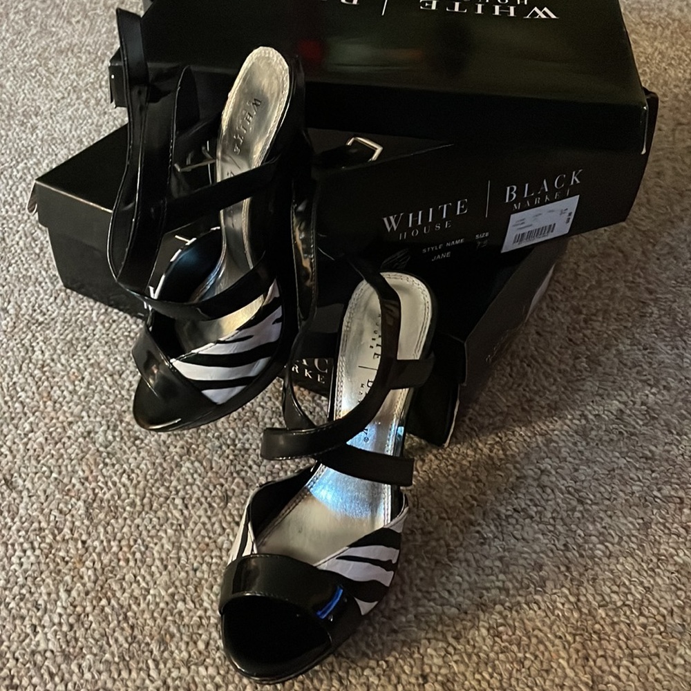Women's White House Black Market heels Sz 7.5